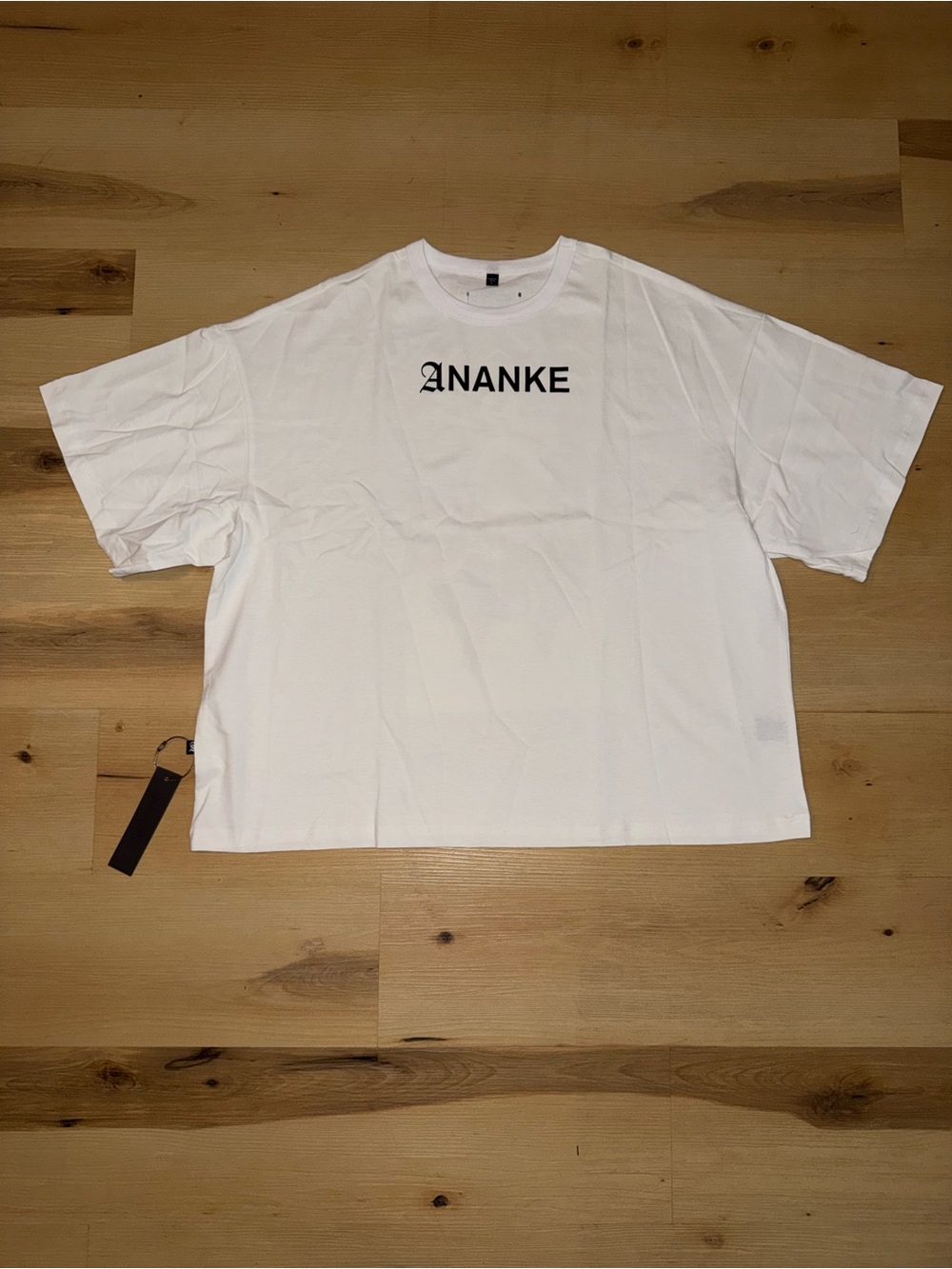 ANANKE BOXY FIT TEE